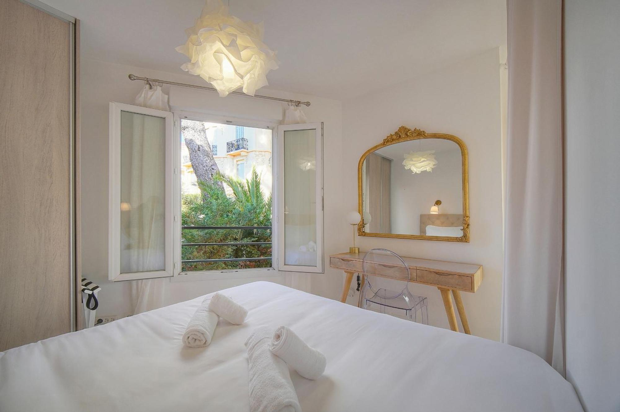 Superbe Et Moderne A0b200 * Cannes