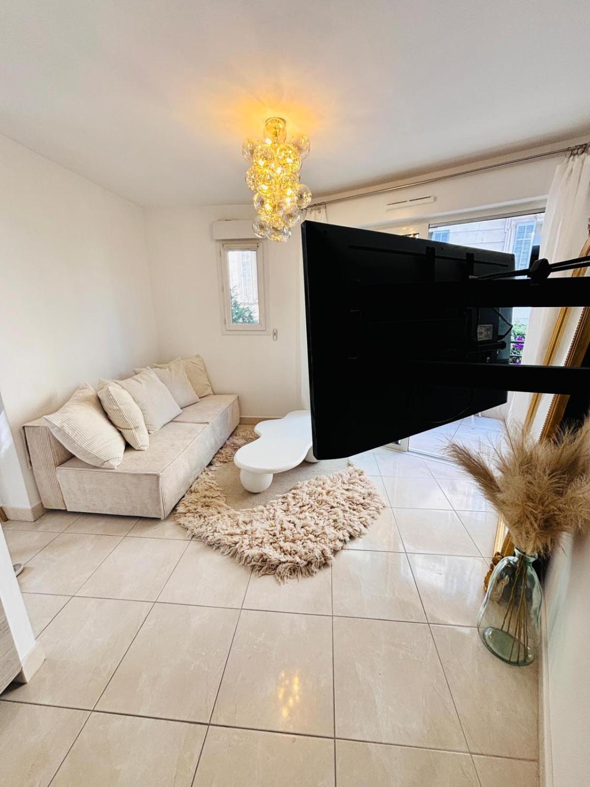 Appartement Superbe Et Moderne A0b200 *